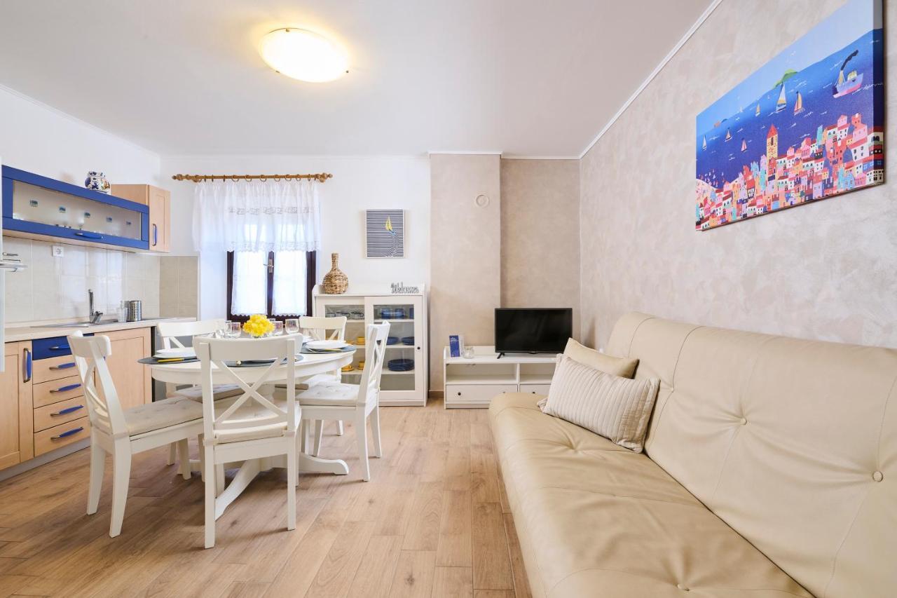 Mirna Stress Free Vol.2 Apartment *