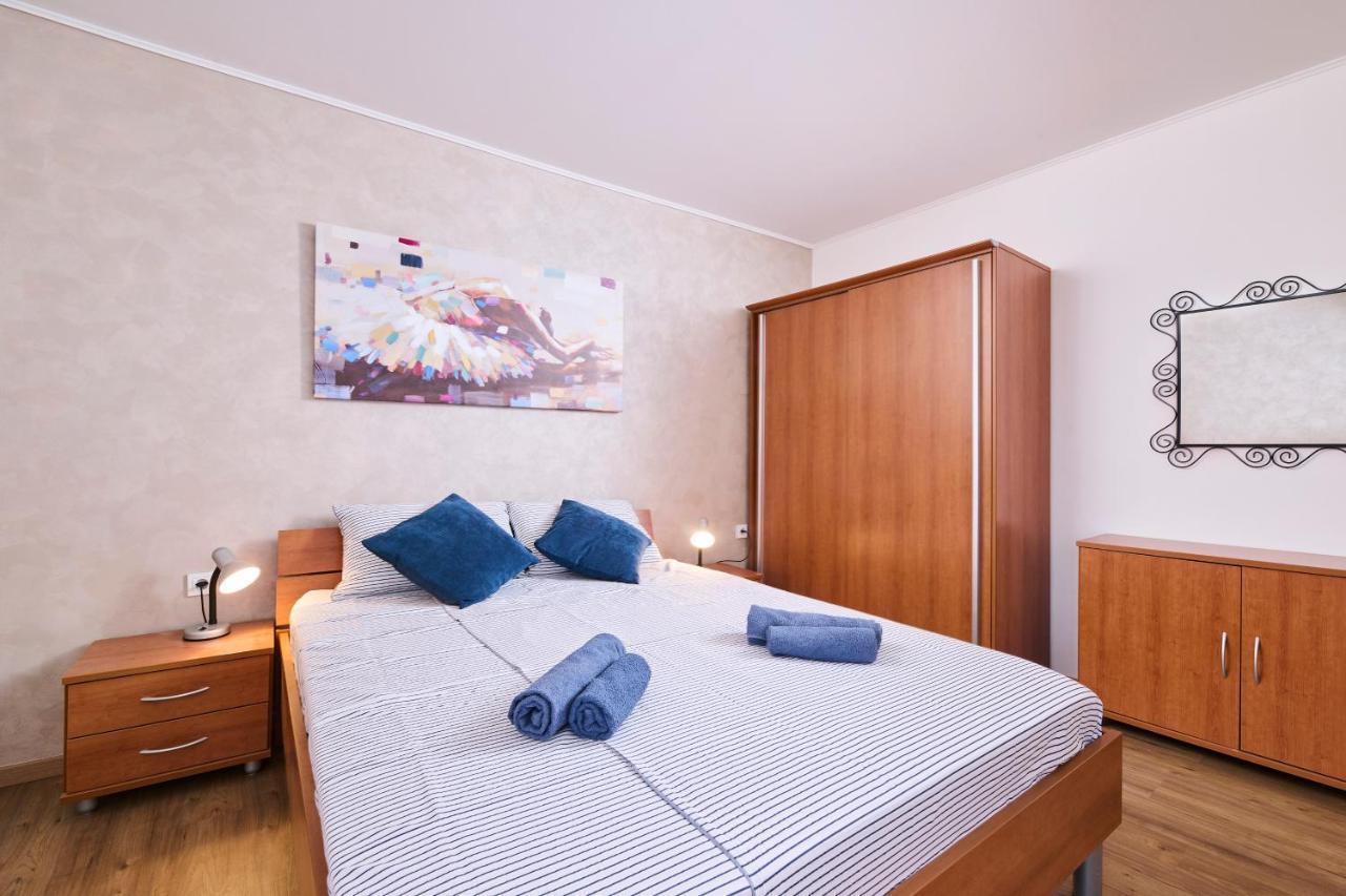 Mirna Stress Free Vol.2 Umag